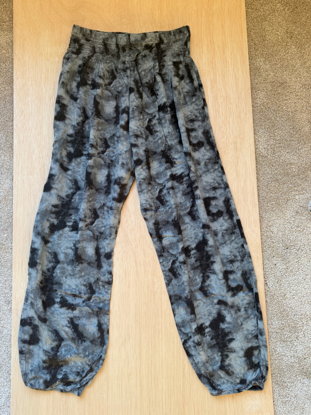 Lotus and Luna Gray Tye Dye Harem Pants Small Short